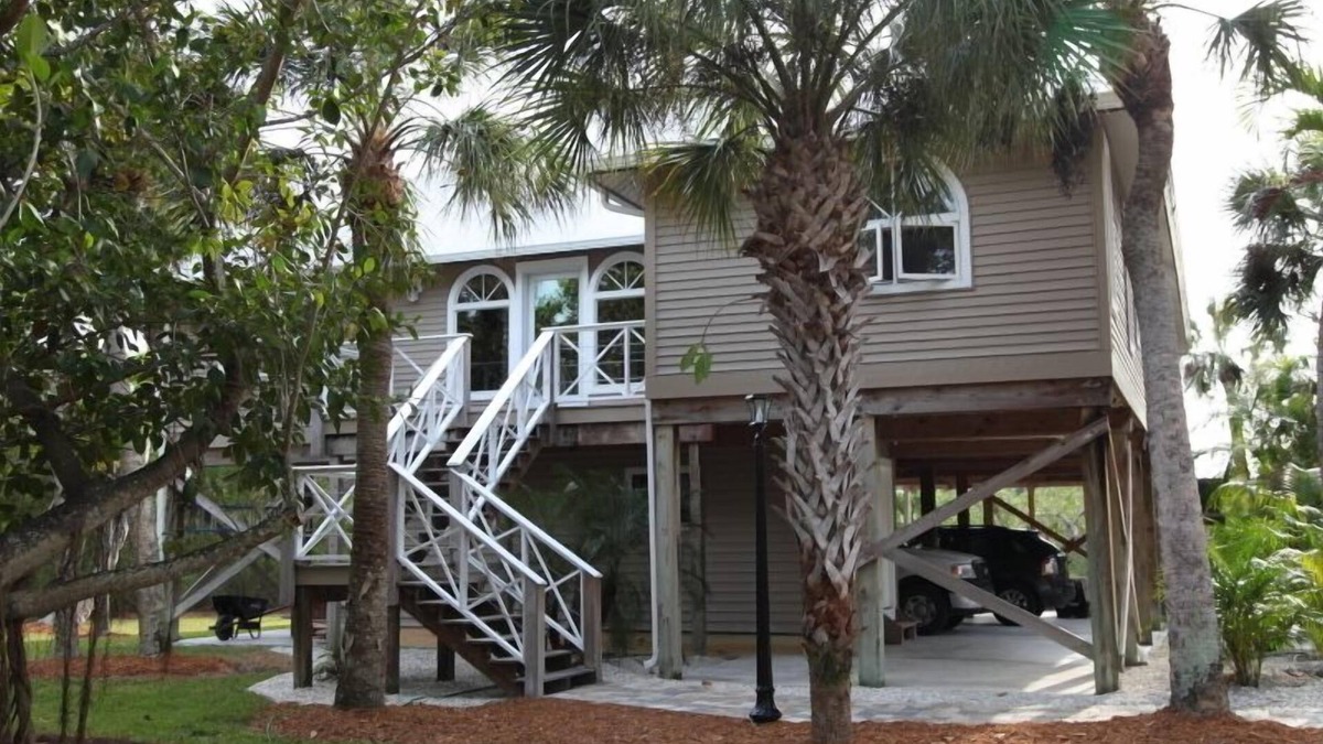Dinkins Bayou House | Sanibel Island Private Vacation Home - Dog Friendly