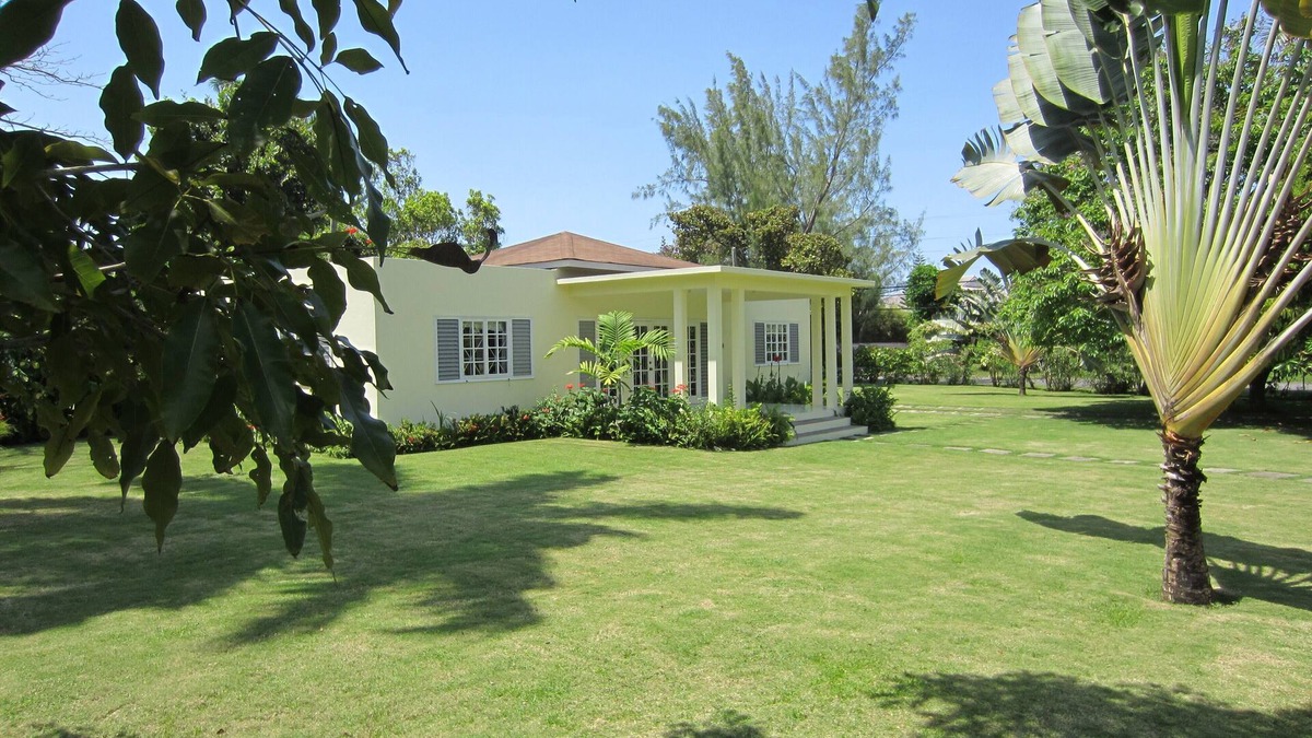 Mammee Bay Estates Villa | Sanora Near Ocho Rios Dunn's River & Dolphin Cove