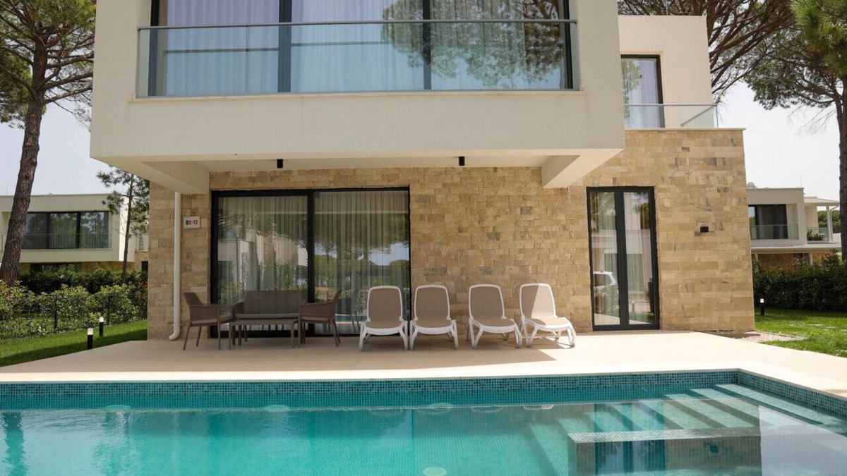 Ishem Apartment | Sanpietro Vacation Deluxe Villa