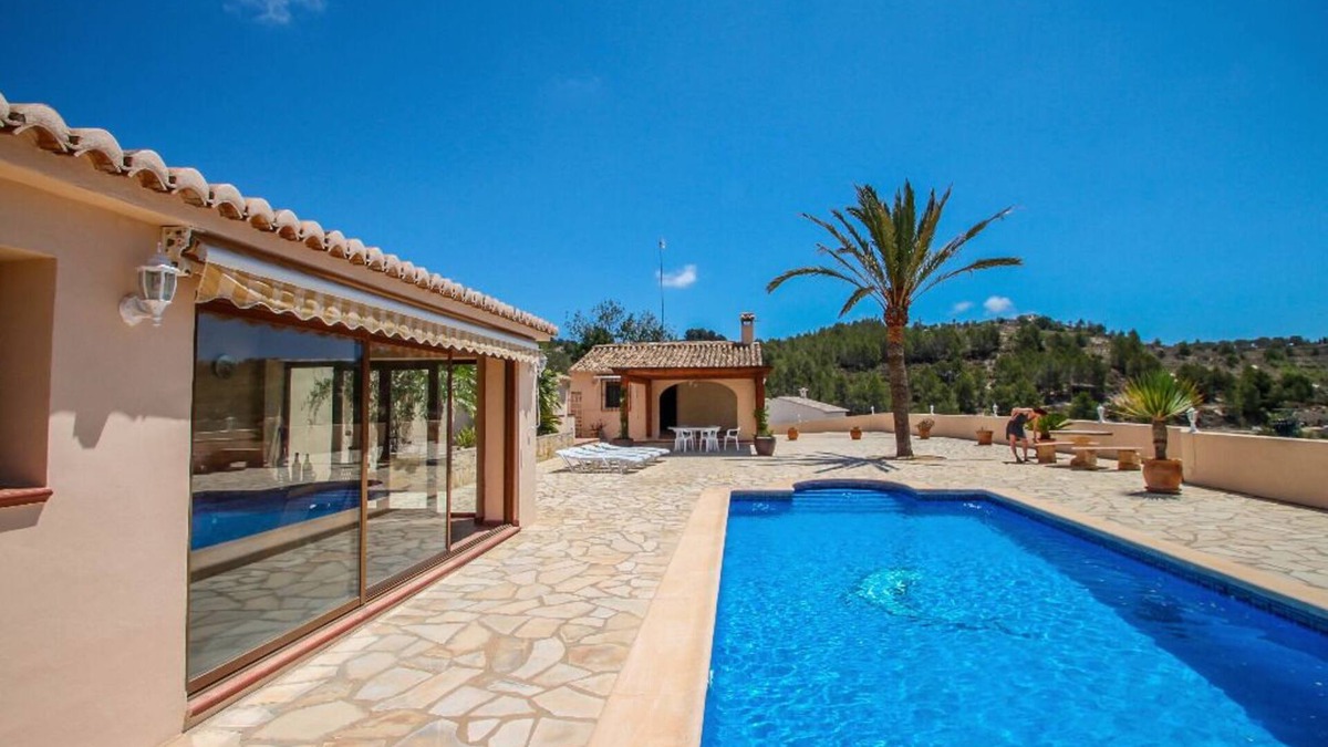 Benissa Villa | Santa Ana - pretty holiday property with garden and private pool in Benissa