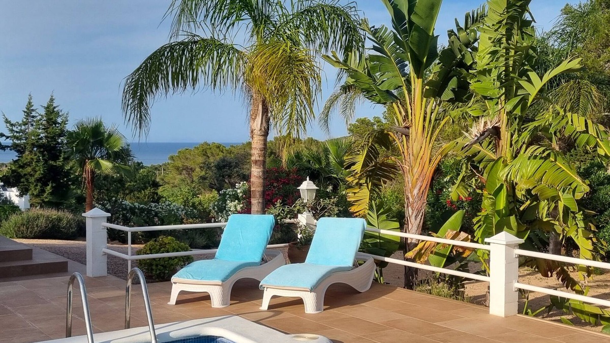 Santa Eulalia del Rio Villa | Santa Eulalia Del Rio: chalet - IbizaHouse with character with pool and bbq place and magic seaview