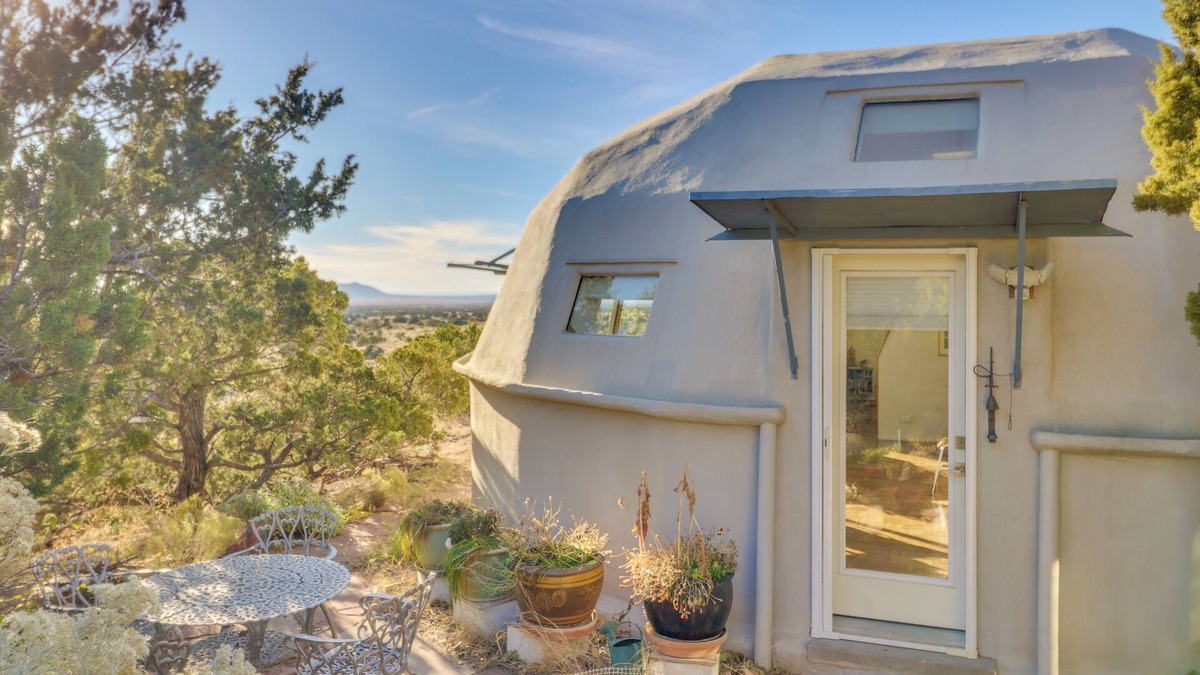 Canoncito House | Santa Fe Geo Dome w/Trail Access & Views