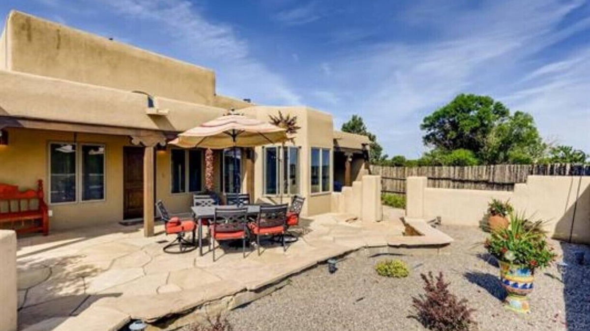 Eldorado at Santa Fe House | Santa Fe’s top rated Casa de Ochoa is available for Summer & Fall trips.