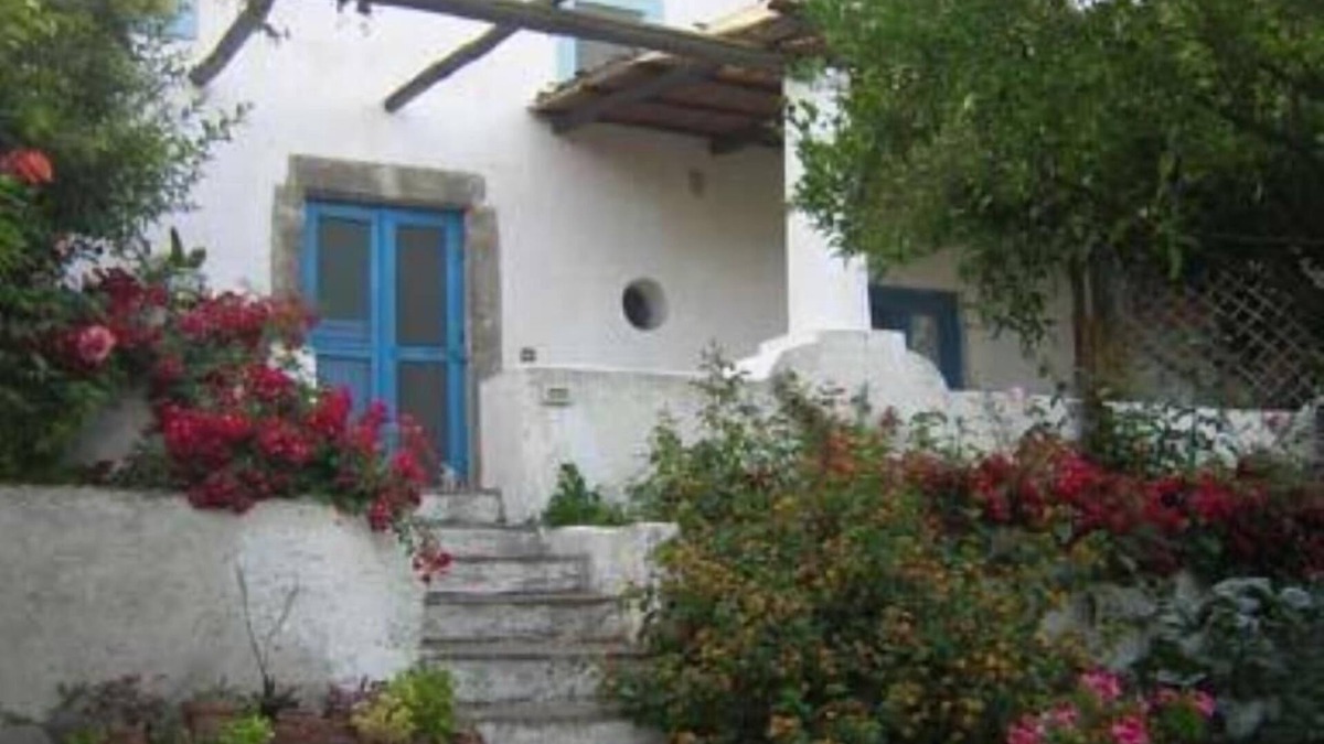Santa Marina Salina House | Santa Marina Di Salina: House/Villa - SANTA MARINA DI SALINAHouse with character