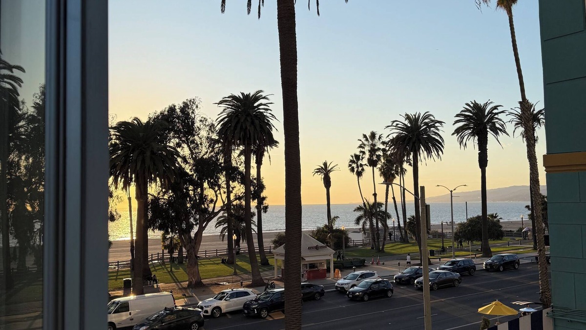 Downtown Bed & Breakfast | Santa Monica Ocean View Suite
