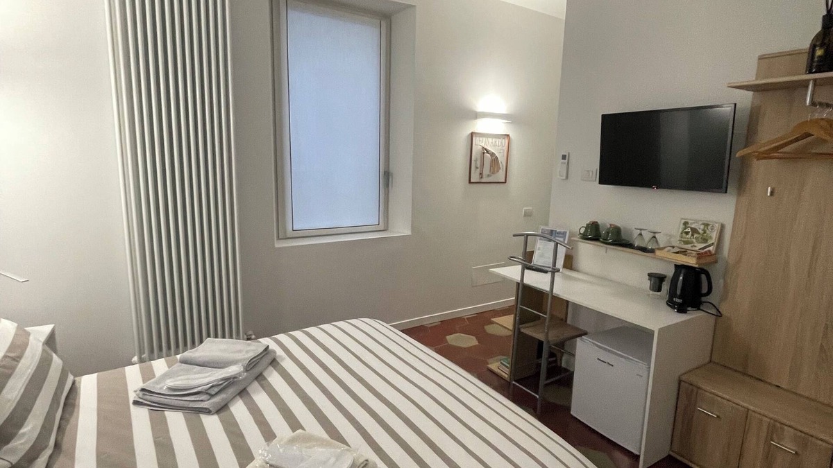 Lovere Old Town Apartment | Santa Vincenza - Independent suite