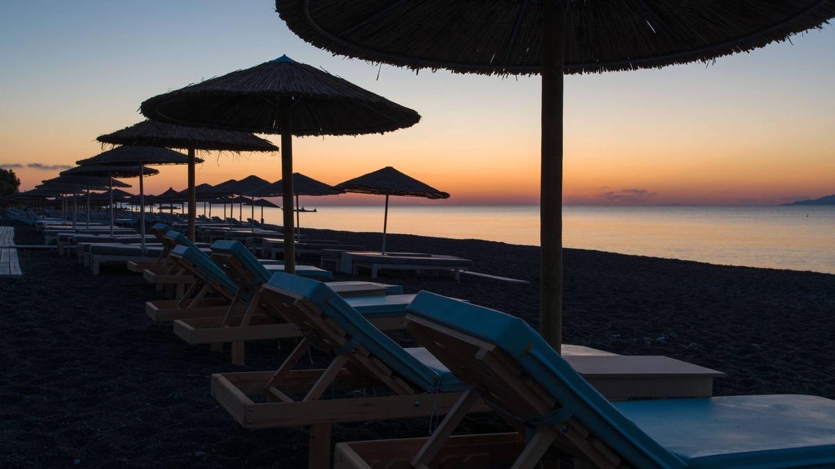 Kamari Apartment | Santorini Crystal Blue