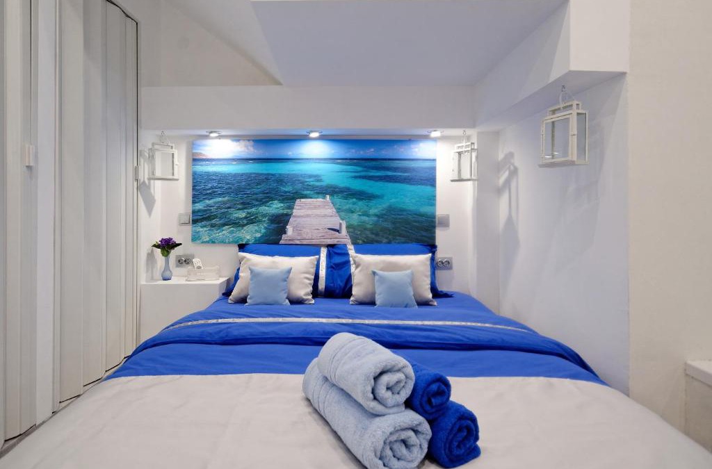 Mousio Apartment | Santorini Style at Nathional Archeological museum of Athens,Greece