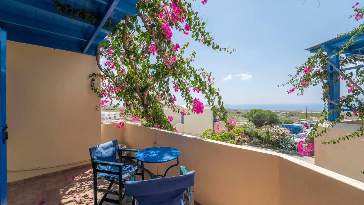 Megalochori Apartment | Santorious Flower Covered Apartment