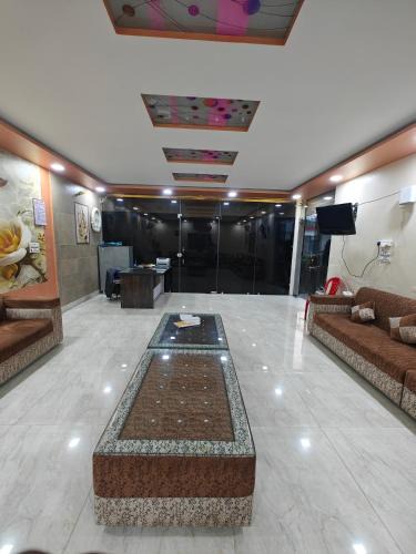 Mayapur House | Santosh vatika