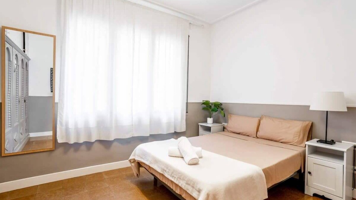 Sants Apartment | Sants Estacio - Modern and comfy 4BD for 8 guests