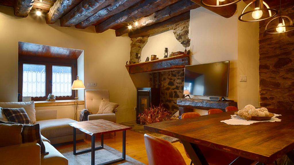 Vilamos Ski Chalet | Saplan Real Estate VILAMOS