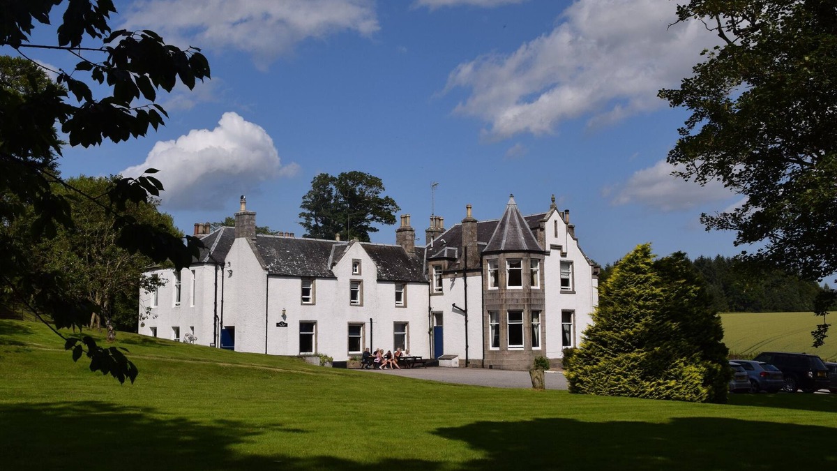 Old Deer Hotel | Saplinbrae Hotel and Lodges