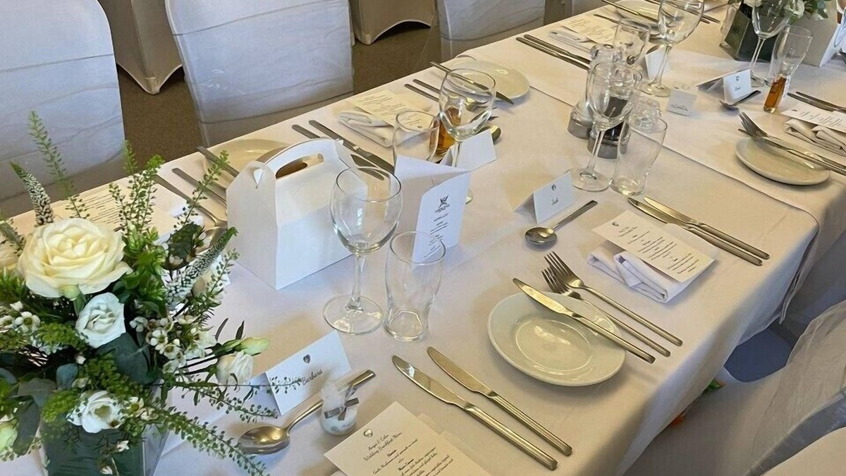 Dunmow Hotel | Saracens Head Hotel