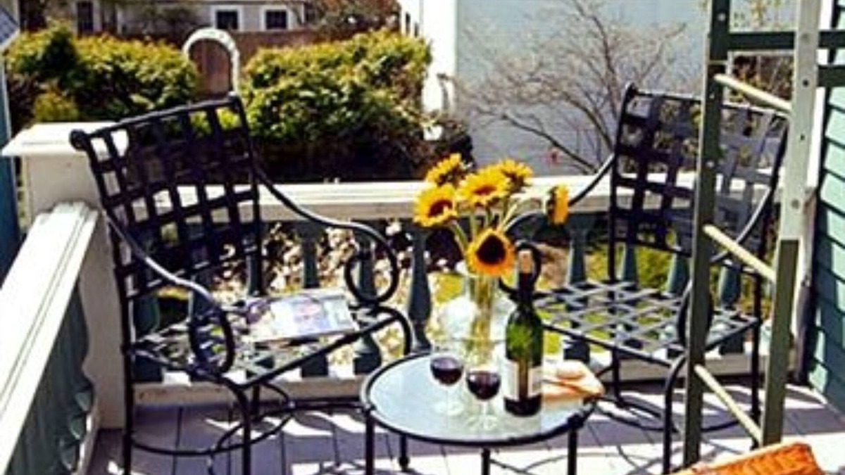 The Point Bed & Breakfast | Sarah Kendall House