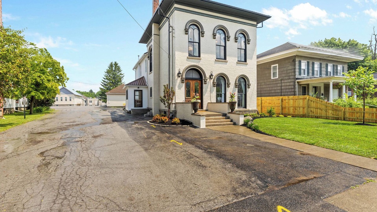 Le Roy House | Sarah’s Place