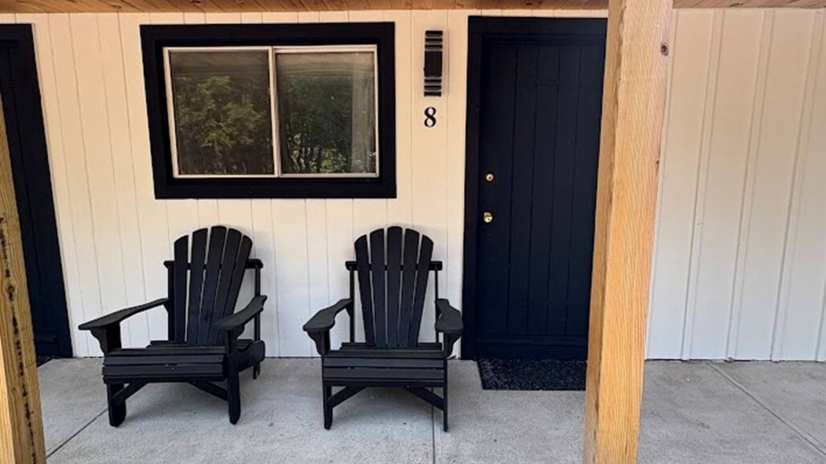 Saratoga Springs Apartment | Saratoga Garden Motel - Room 8