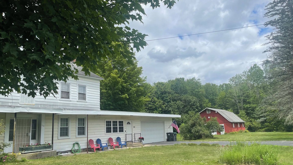 Corinth House | SARATOGA-LAKE GEORGE GETAWAY! 20 minute ride to either. Endless adventures!