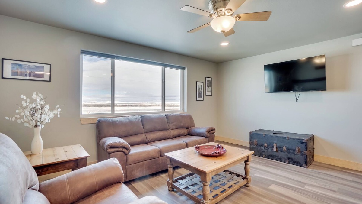 Saratoga Condo | Saratoga Retreat ~ 3 Mi to Saratoga Lake!