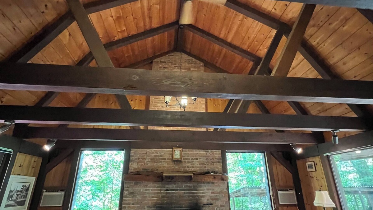 Saratoga Springs House | Saratoga Springs Adirondack Lodge Overlooking Stream