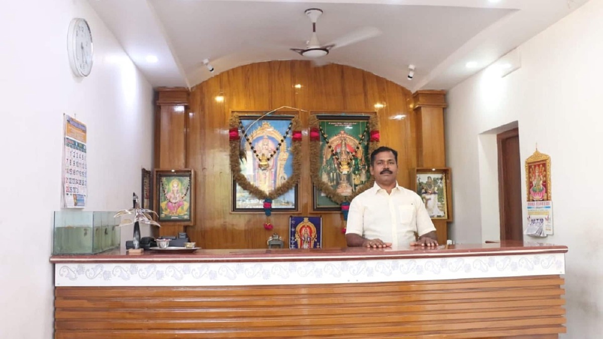 Tiruchendur Hotel | Saravanas lodge