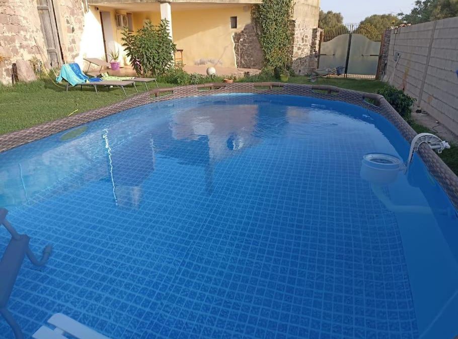 San Giovanni Suergiu House | Sardegna casa con giardino ,piscina a 3km dal mare