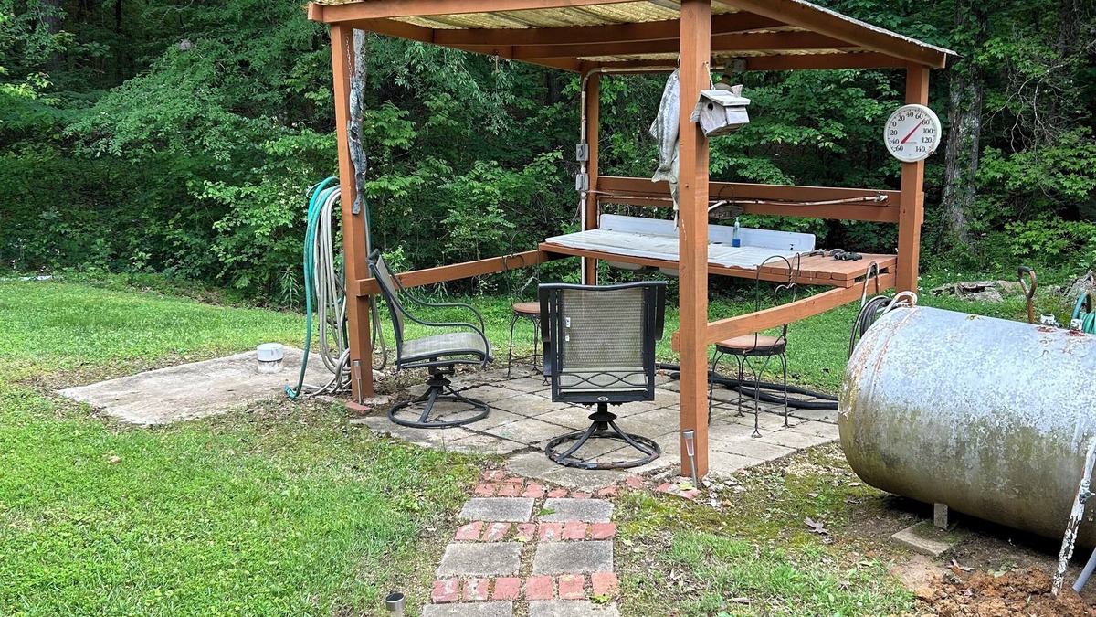 Independence Cabin | Sardis Fish Camp north side near Holiday Lodge/Teckville, 1 mile from boat ramp