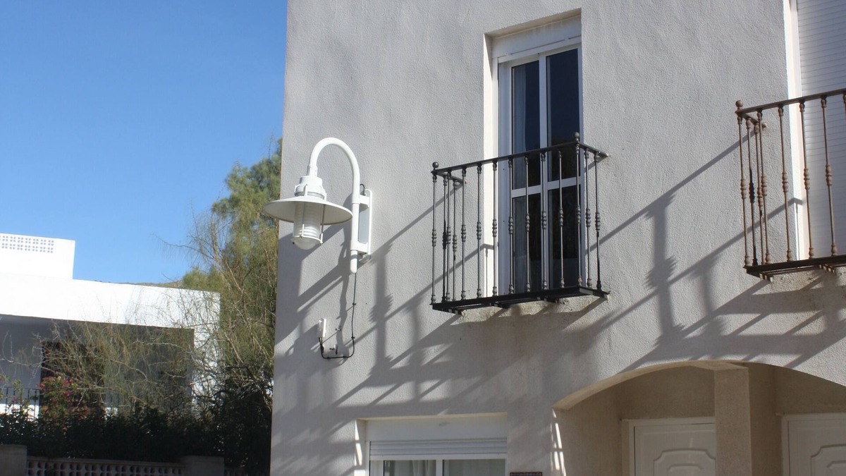 Agua Amarga House | Sargantana, where the sun lives in winter
