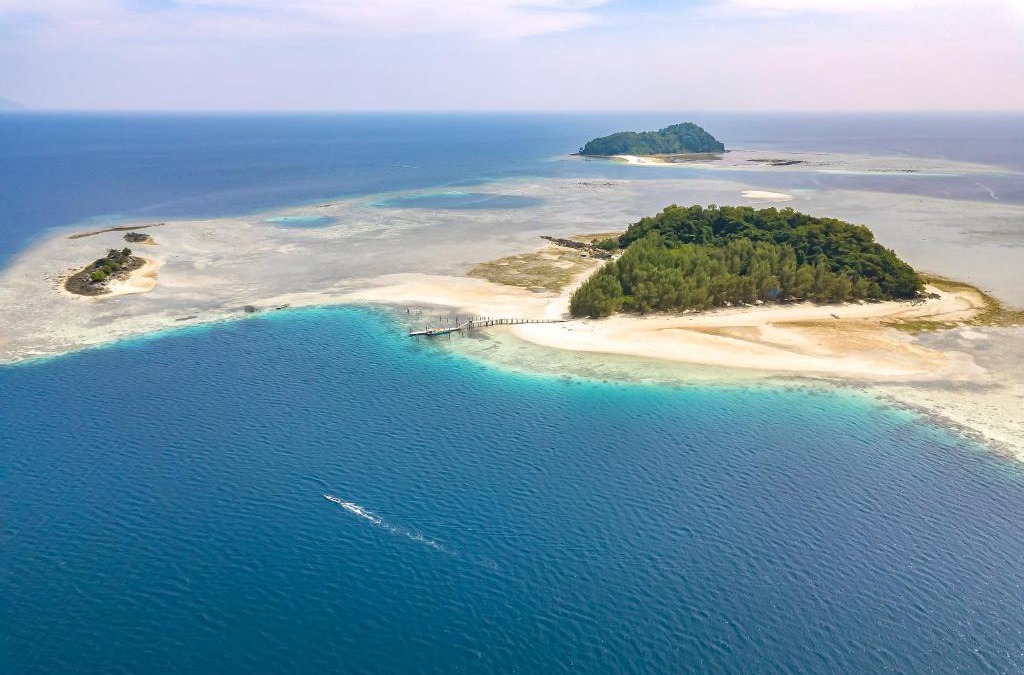 Sulawesi House | Saronde Island Resort Blue Bay Divers