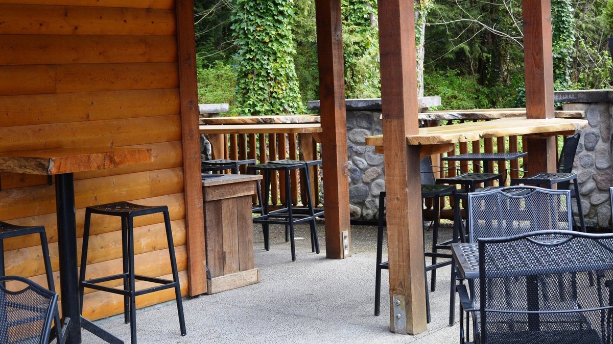 Harrison Mills Hotel | Sasquatch Inn