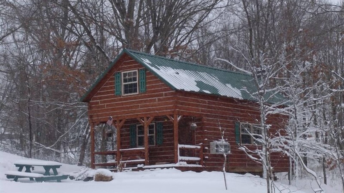 Hardin County Cabin | Sassafras Ridge Log Cabin by Garden of the Gods in the Shawnee National Forest