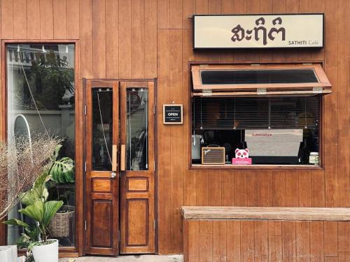 Vientiane Apartment | Sathiti Cafe & Bed, Sihom Night Market