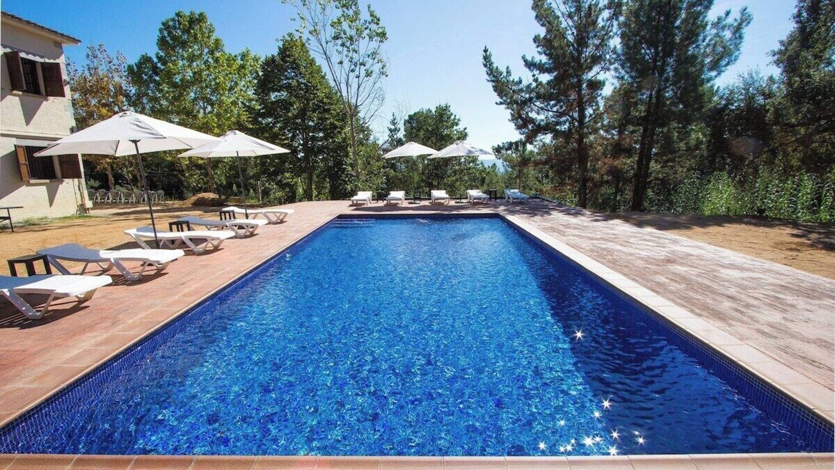 Riells i Viabrea Villa | Saucy Chateau for 24 pax - close to Blanes!