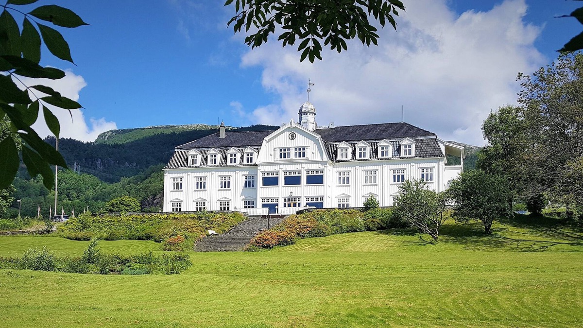 Saudasjøen Hotel | Sauda Fjordhotell