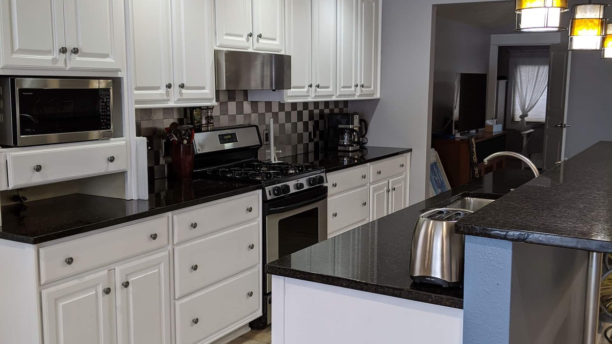 Saugatuck House | Saugatuck - Private Parking! Downtown! Entire House, Sleeps 6, Pets OK!