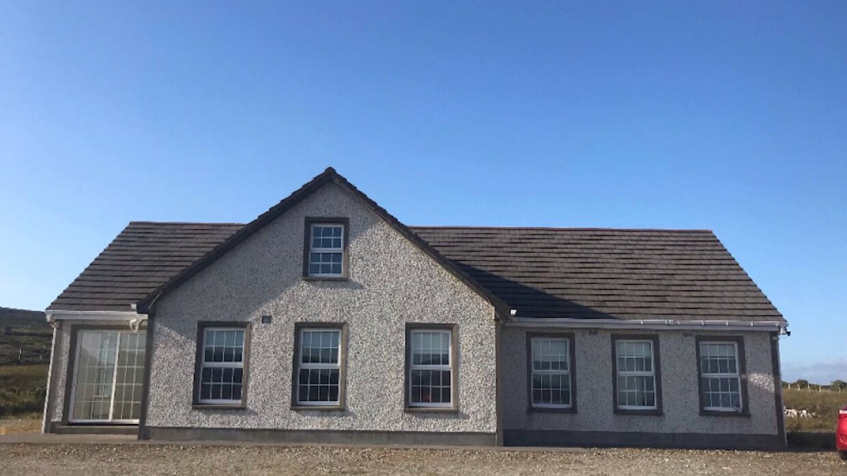 Achill Island House | Saula Bay Breathtaking Modern House on Island Time