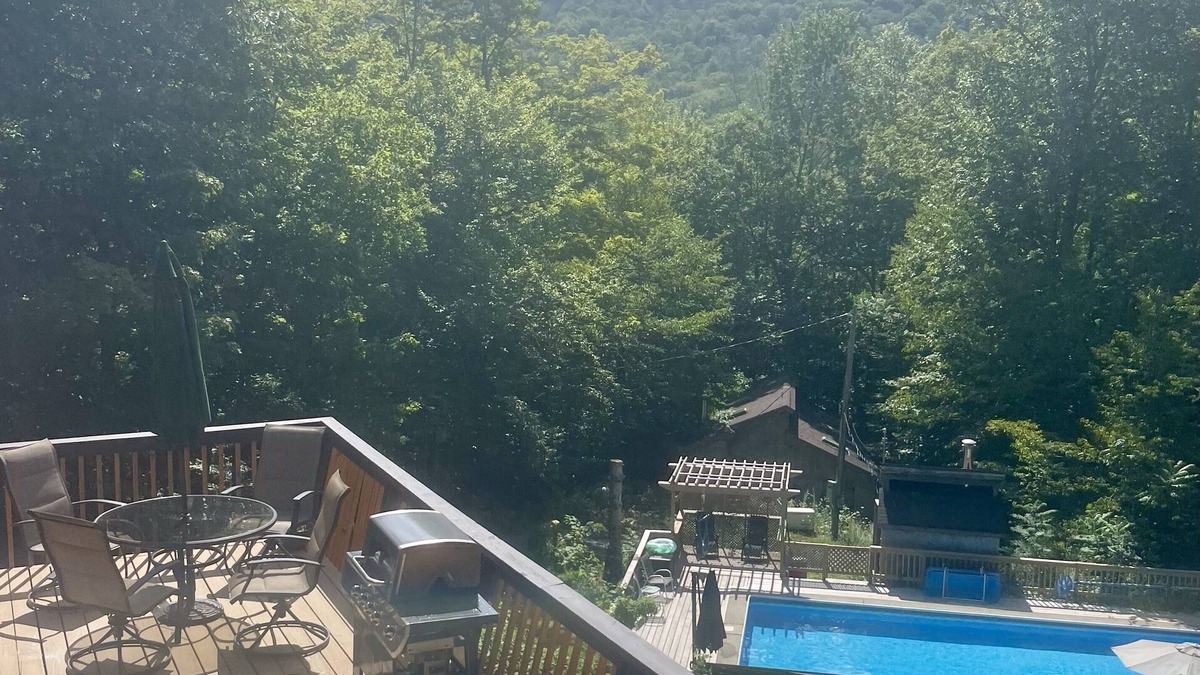 Lanesville House | Sauna, Hot-tub, Private Pool, fire-pit, pet friendly, Mountain views!