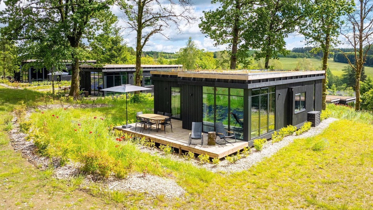 Neufchateau House | Sauna Lodge Stay with Hillview