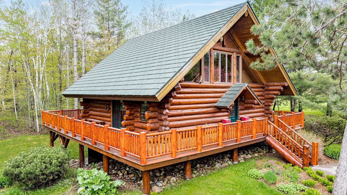 Cloquet Cabin | Sauna, Massage Chair, Firepit, Woods, Pet Friendly