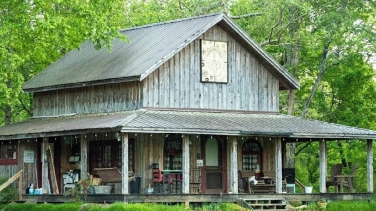 Gamewell Cabin | Saunders Cabin- Creekside w/ample outdoor game space & fire pit