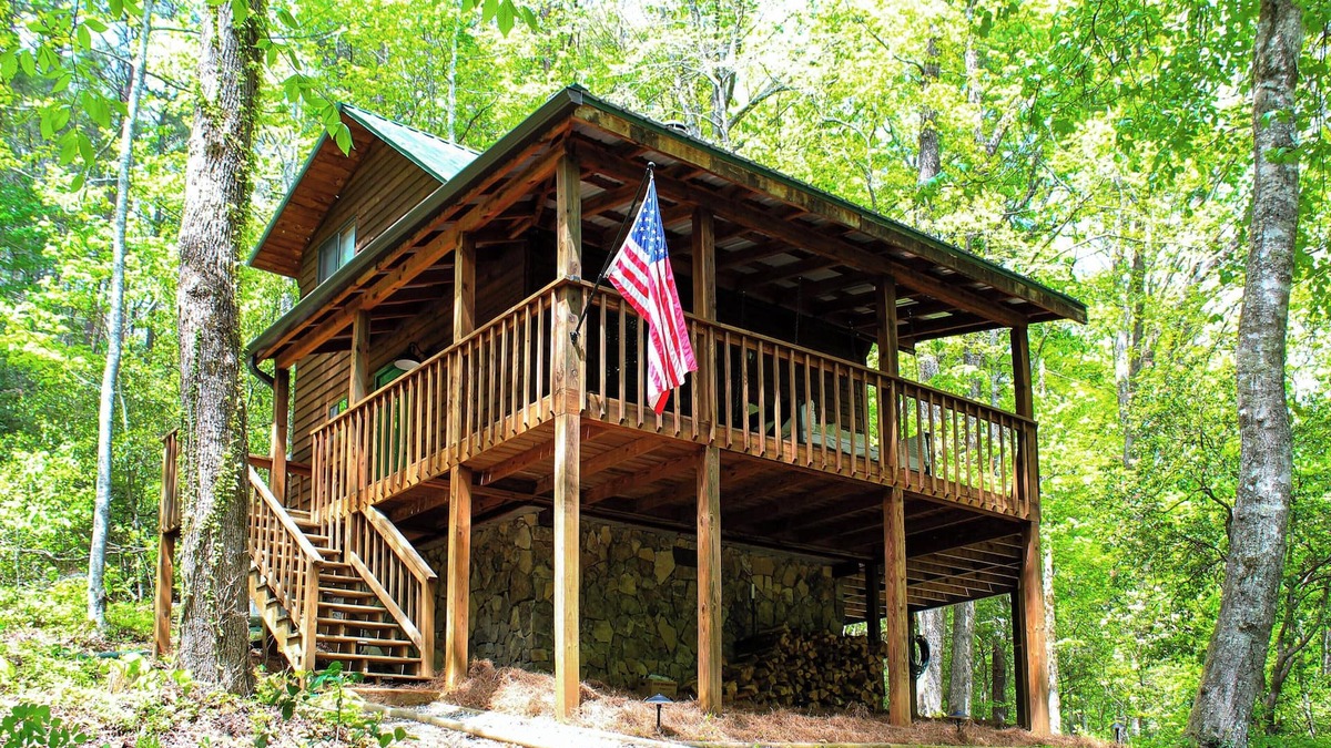 Sautee Nacoochee Cabin | Sautee Nacoochee Mtn Paradise w/Spacious Deck!