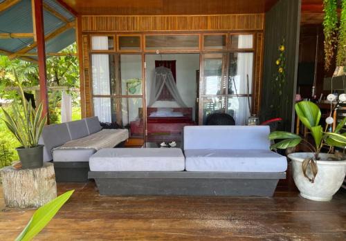 Nuhu Roa Bed & Breakfast | Savana Cottages
