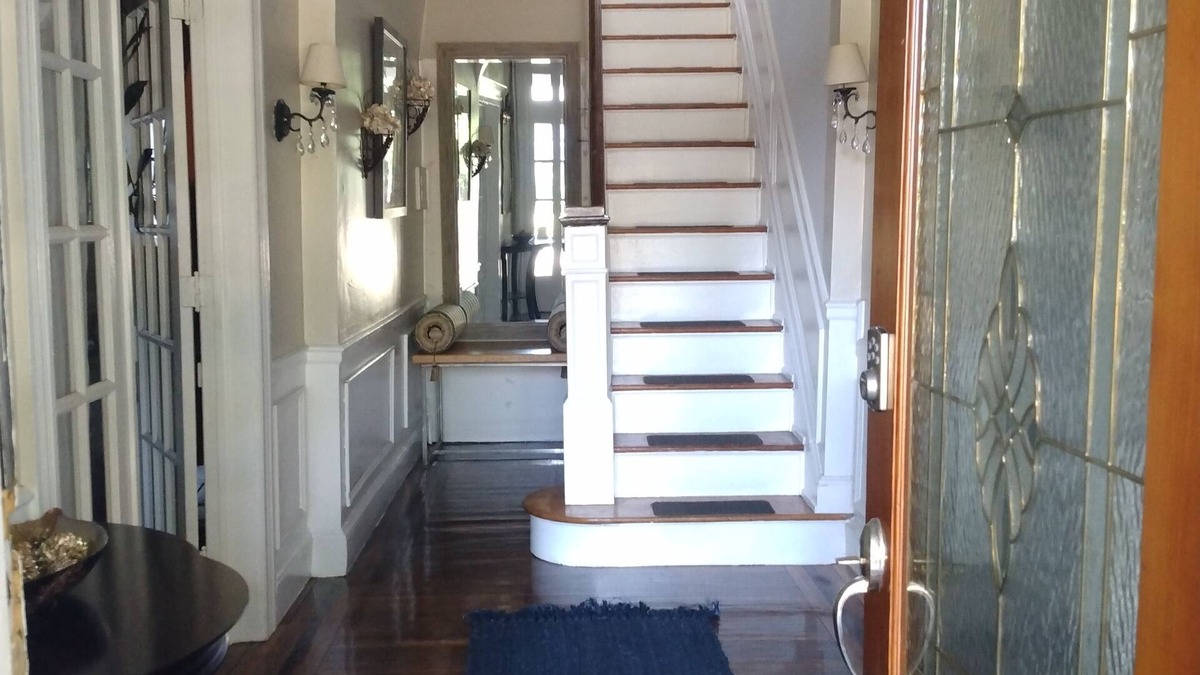 Pennsauken House | Savannah East (5 minute drive to Center City Phila, complimentary prkg 8 cars)