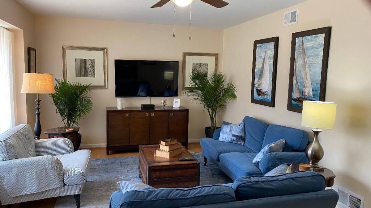 Savannah House | Savannah Family Getaway - Dog Friendly