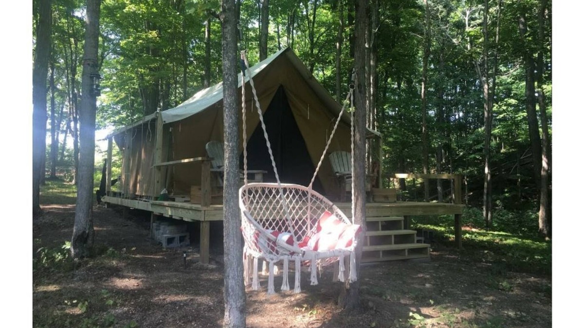 Rushville RV Rental | Savannah Safari Tent & Breakfast-FLX Glamping