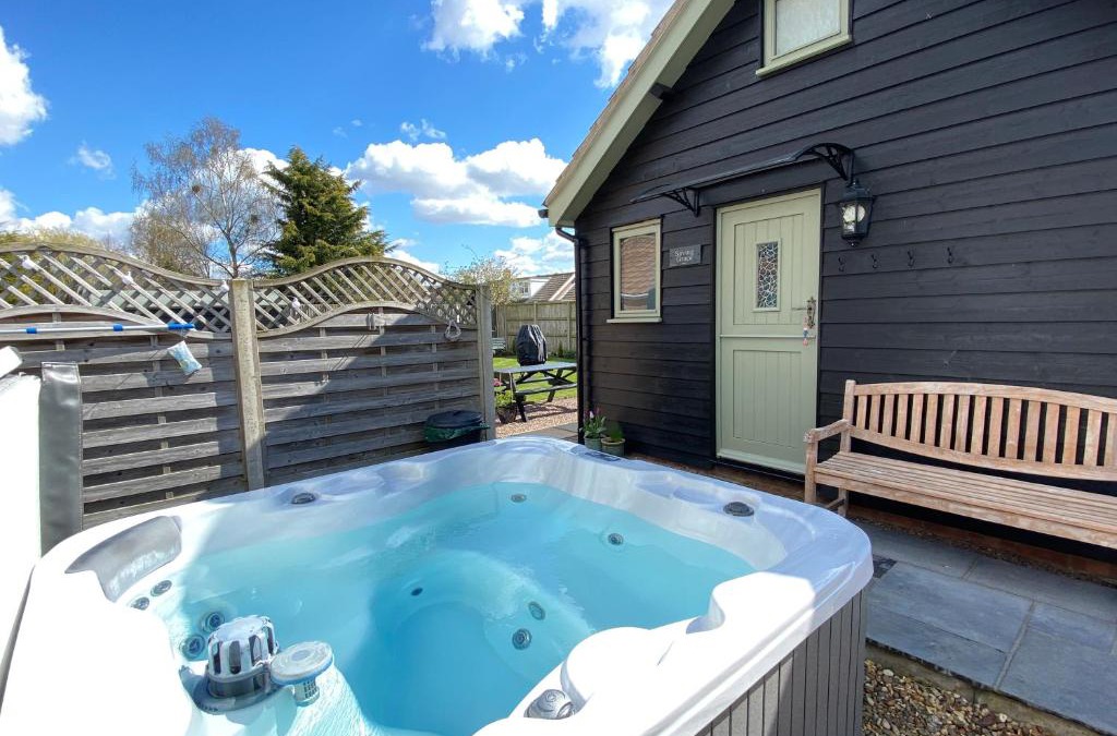 Foxley Cabin | Saving Grace with private hot tub