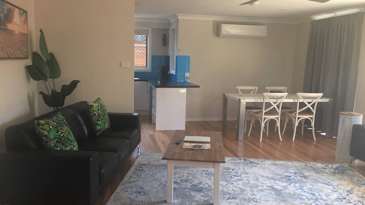 Sawtell Villa | Sawtell Seaside Villas B Location Location! 2 bedroom 2 bathroom
