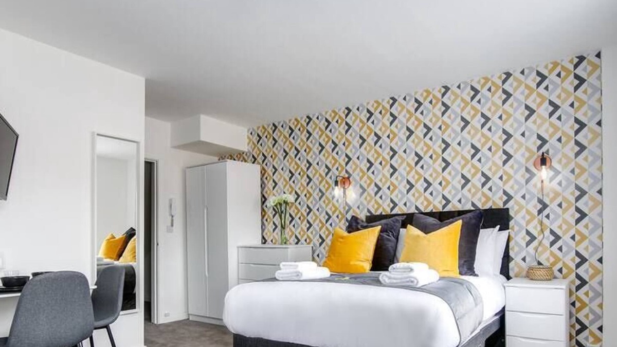 Wolverhampton Apartment | SCA - Delightful Studio - VS3