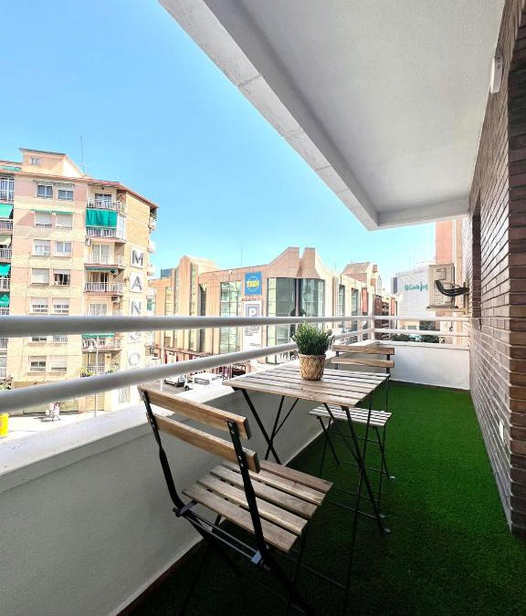 Poligono Alameda Apartment | Scala & balcony by ELE Apartments