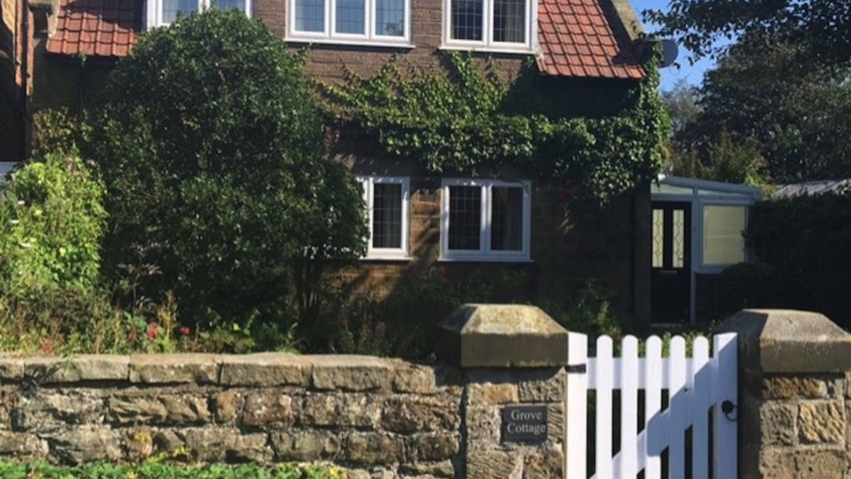 Scalby House | SCALBY GROVE COTTAGE A STUNNING BEAUTIFUL HOME